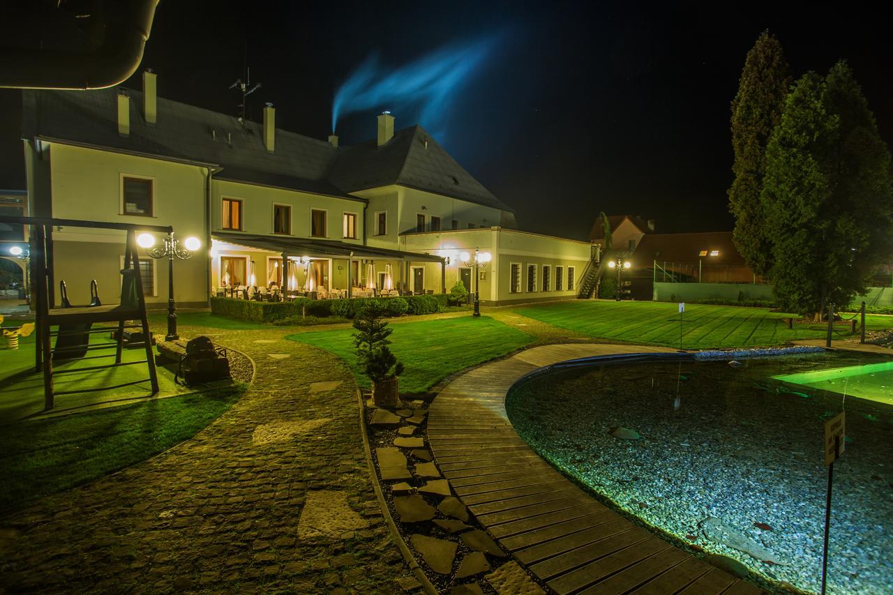 Kuria Beckov - Penzion Exterior foto